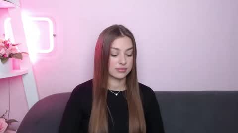 Snapshot of milanaangelas chatting on April 2026 04:49:02 AM milanaangelas online show from April 2026 04:49:02 AM