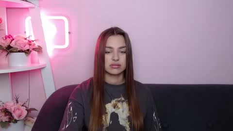 Snapshot of milanaangelas chatting on April 2026 05:03:01 AM milanaangelas online show from April 2026 05:03:01 AM