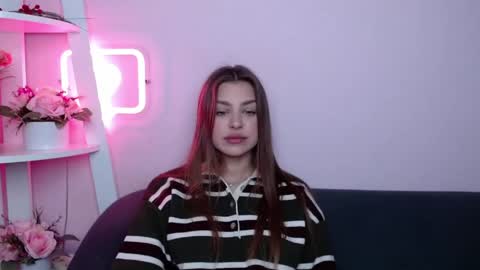 Snapshot of milanaangelas chatting on April 2026 04:48:02 AM milanaangelas online show from April 2026 04:48:02 AM