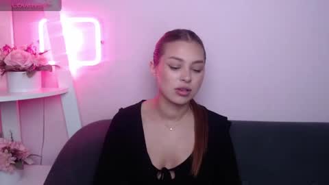 Snapshot of milanaangelas chatting on June 2026 04:50:01 AM milanaangelas online show from June 2026 04:50:01 AM