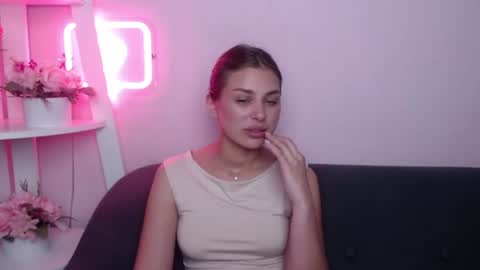 Snapshot of milanaangelas chatting on June 2026 10:15:01 AM milanaangelas online show from June 2026 10:15:01 AM