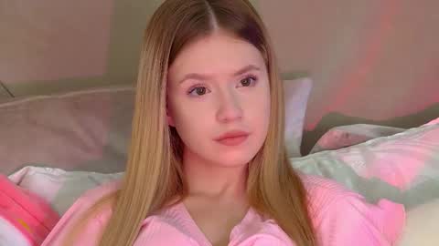 MilanaBalmain online show from November 2025 06:33:01 AM