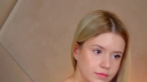 MilanaBalmain online show from February 2026 06:22:01 AM