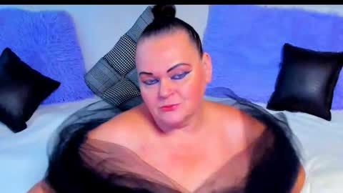 Lana online show from October 2025 05:30:01 AM