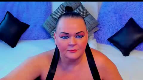 Snapshot of milanabiegert chatting on November 2025 07:47:02 AM Lana online show from November 2025 07:47:02 AM