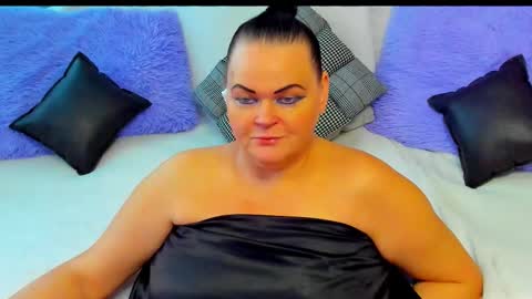 Snapshot of milanabiegert chatting on November 2025 06:46:02 AM Lana online show from November 2025 06:46:02 AM