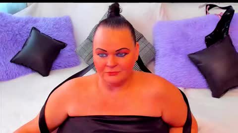 Snapshot of milanabiegert chatting on November 2025 08:13:01 AM Lana online show from November 2025 08:13:01 AM