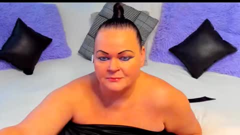 Snapshot of milanabiegert chatting on November 2025 07:45:01 AM Lana online show from November 2025 07:45:01 AM