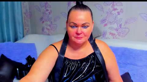 Snapshot of milanabiegert chatting on November 2025 07:51:02 PM Lana online show from November 2025 07:51:02 PM