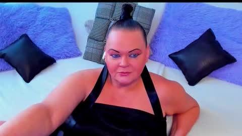 Snapshot of milanabiegert chatting on December 2025 09:02:01 AM Lana online show from December 2025 09:02:01 AM