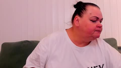 Snapshot of milanabiegert chatting on February 2026 08:30:02 AM Lana online show from February 2026 08:30:02 AM