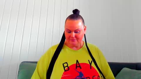 Snapshot of milanabiegert chatting on March 2026 01:50:01 PM Lana online show from March 2026 01:50:01 PM