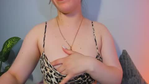 Snapshot of milanabrittt chatting on July 2026 11:15:01 PM Milana online show from July 2026 11:15:01 PM