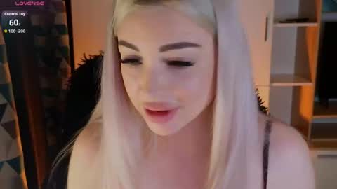 Lana online show from April 2026 08:42:02 PM