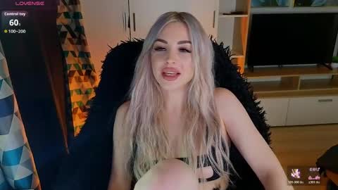 Lana online show from April 2026 08:25:02 PM