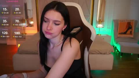 Milana online show from May 2026 01:27:01 PM