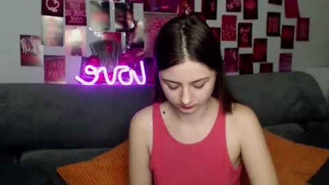 milanaroz online show from November 2025 05:57:01 PM