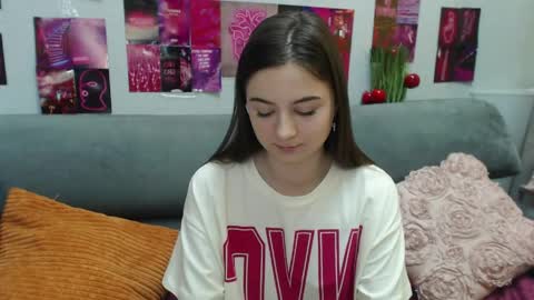 milanaroz online show from May 2026 05:03:02 AM