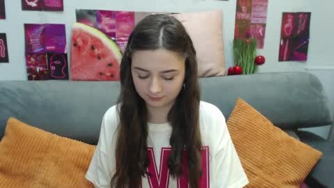 milanaroz online show from May 2026 05:23:02 AM