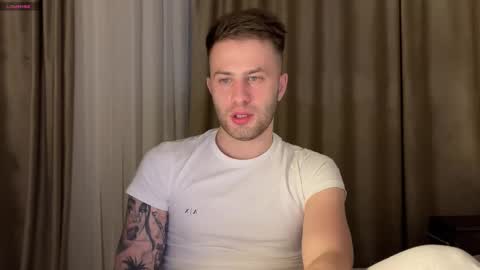 Snapshot of milanasugar chatting on November 2025 12:59:01 PM milanasugar online show from November 2025 12:59:01 PM