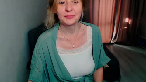 Milena online show from May 2026 04:30:02 AM