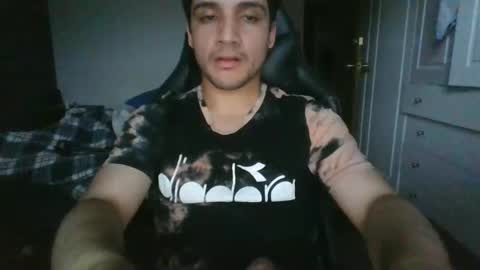 milanovalentine online show from December 2025 11:13:01 PM