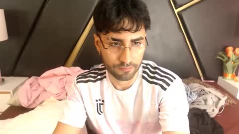 milanzaire online show from September 2025 12:23:02 AM