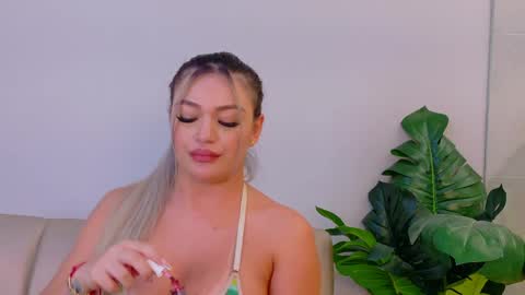 Sexy Mila  online show from May 2026 04:04:02 PM