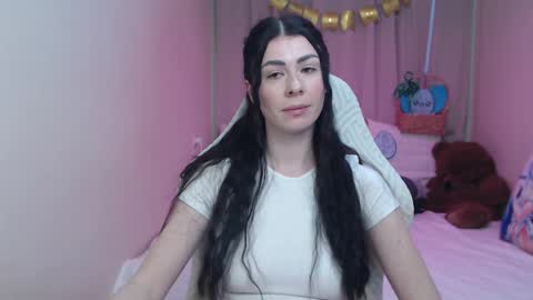 Snapshot of milasecretsss chatting on April 2026 06:53:02 AM milasecretsss online show from April 2026 06:53:02 AM