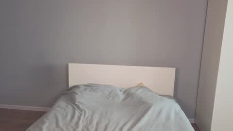 Mila online show from September 2025 06:58:02 AM