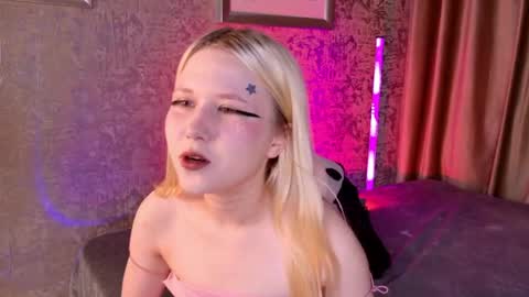 Mia online show from May 2026 02:56:02 PM