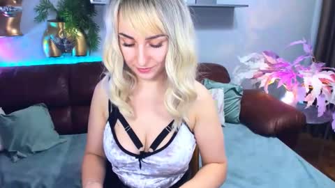 Snapshot of milenadaisy chatting on February 2026 02:53:02 PM MilenaDaisy online show from February 2026 02:53:02 PM