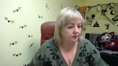 Milena online show from November 2025 12:06:02 PM