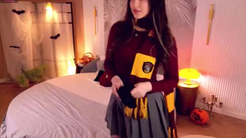 Miley online show from October 2025 04:57:02 AM