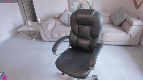 Snapshot of mileycruz_ chatting on January 2026 07:15:02 PM Miley Cruz IG miley model23 online show from January 2026 07:15:02 PM