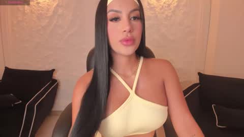 Snapshot of mileycruz_ chatting on March 2026 07:09:01 PM Miley Cruz IG miley model23 online show from March 2026 07:09:01 PM