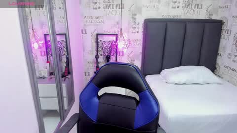 Snapshot of mileyerikson chatting on January 2025 12:29:01 PM MILEY online show from January 2025 12:29:01 PM