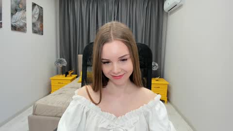 Snapshot of mileygloss chatting on February 2025 04:25:02 AM mileygloss online show from February 2025 04:25:02 AM