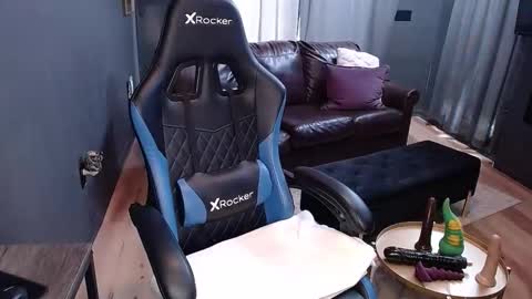 Miley Madness online show from April 2026 04:08:01 PM