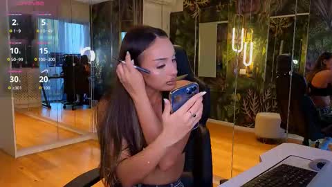 Miley Sin online show from December 2025 02:04:02 PM