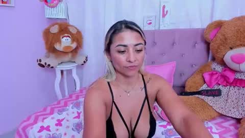 Antonella online show from May 2026 12:45:01 PM