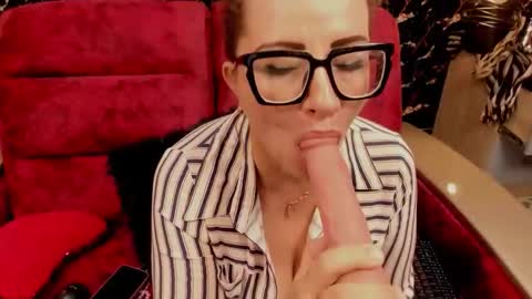 Lili  online show from March 2026 06:00:01 PM