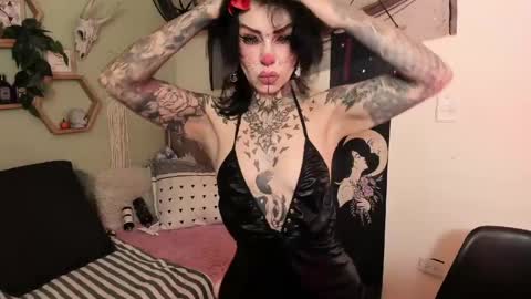Isabella online show from May 2026 01:06:01 PM