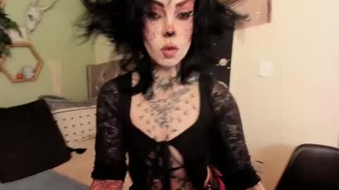 Isabella online show from May 2026 01:52:01 PM