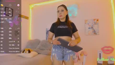 Aura  online show from May 2026 03:35:01 AM
