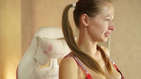 Snapshot of milfcruze chatting on October 2025 01:50:02 AM milfcruze online show from October 2025 01:50:02 AM