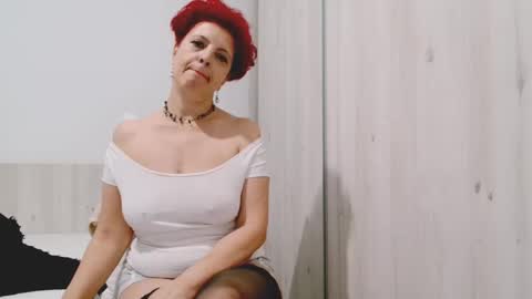 Milfsupreme online show from December 2025 01:09:02 PM