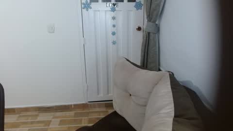 Snapshot of milfrosalie chatting on February 2025 07:29:02 AM Rosalie online show from February 2025 07:29:02 AM