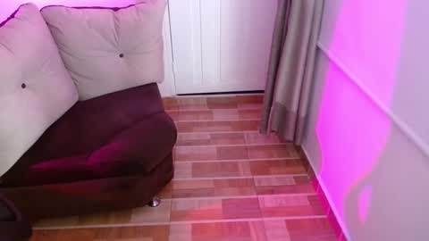 Snapshot of milfrosalie chatting on March 2025 12:16:01 AM Rosalie online show from March 2025 12:16:01 AM