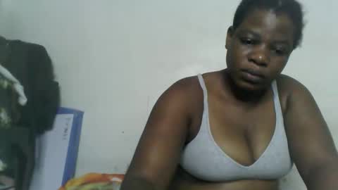 Snapshot of milk_titz chatting on December 2024 06:56:02 AM kinwity online show from December 2024 06:56:02 AM